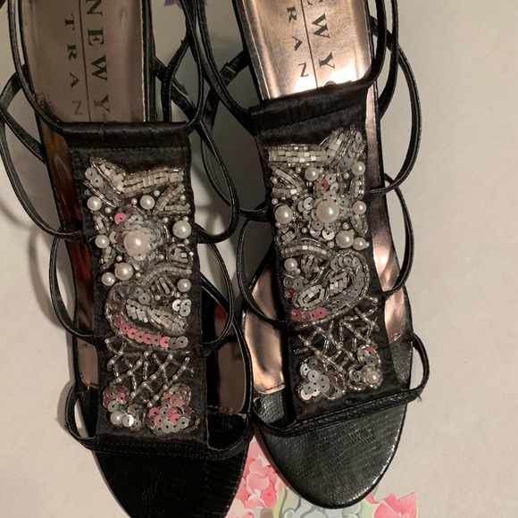 Black Silver and Pearl sandals👡 - Picture 6 of 12